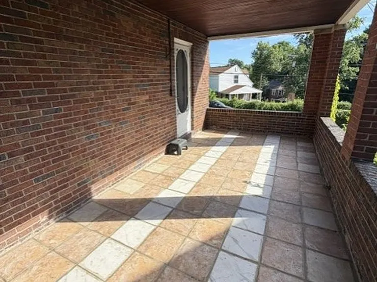 222 Wainwright Ave — Photo 33