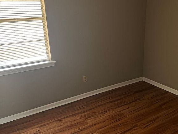 5th image of 2615 Eastbrook Dr
