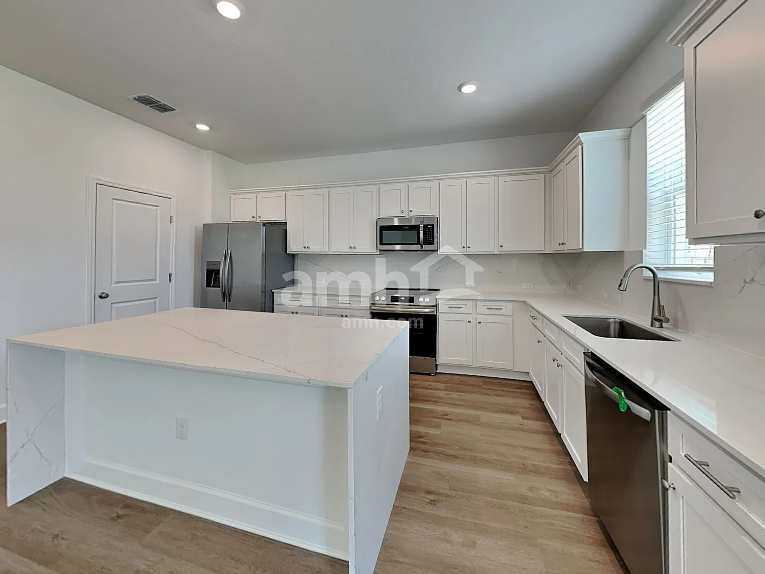 4 bed, 2.5 bath, 2449 sqft, $3,190 — Photo 3