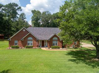 511 Trailridge Cir, Hallsville, TX 75650