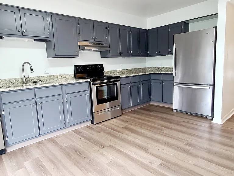 2bedroom, country kitchen
