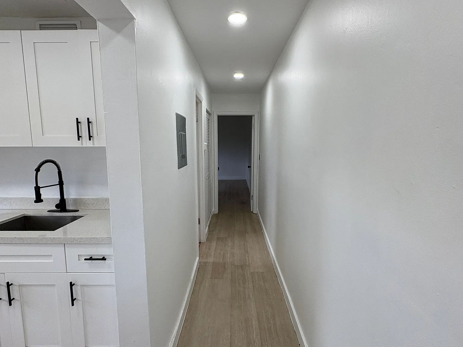 2 bed, 900 sqft, $1,900 — Photo 4