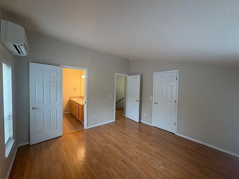 12549 Roosevelt Way NE #4 — Photo 25