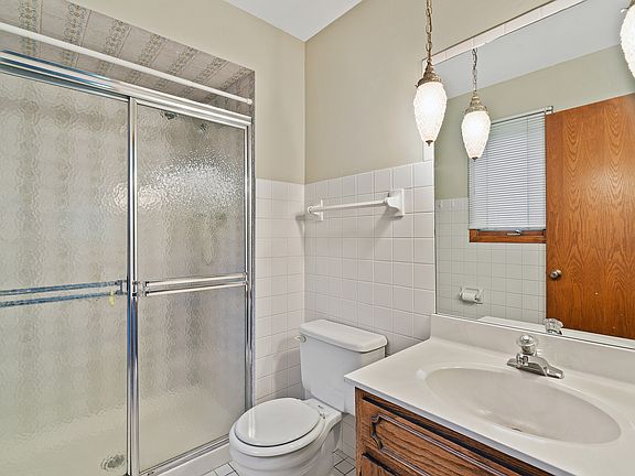 5th image of 4032 W 93rd Pl