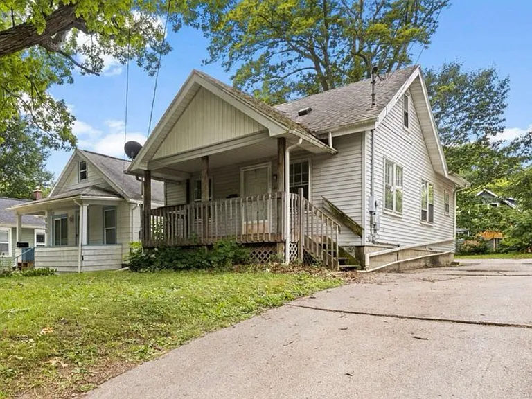518 Leslie St — Photo 1