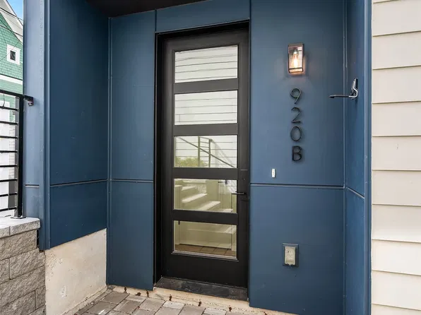 920 16th Avenue #B, Seattle, WA 98122