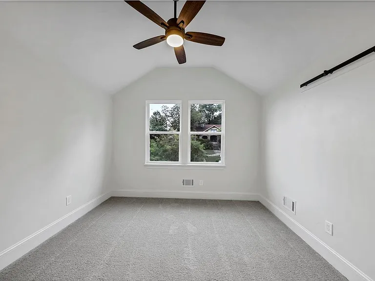 212 S Broad St SW — Photo 61