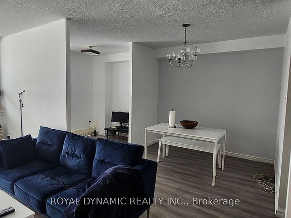 3rd image of 15 Torrance Rd #806