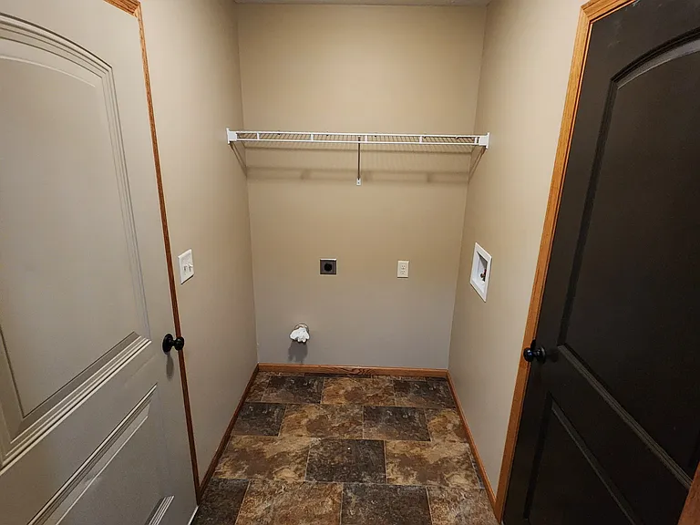 3748 Norseman Ave — Photo 11