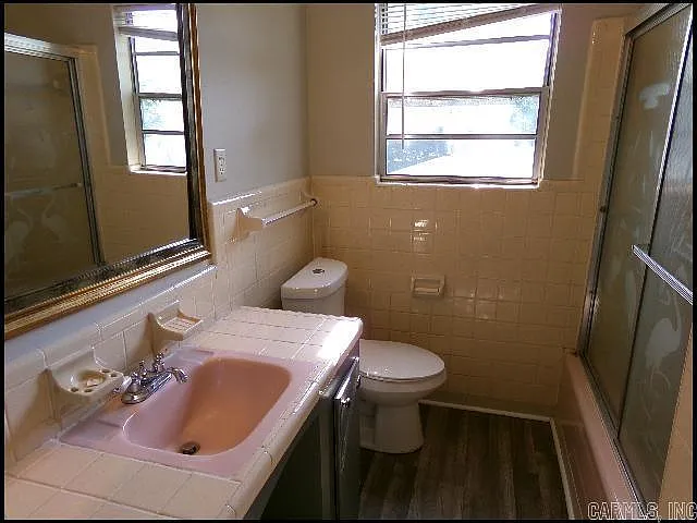 701 N Buchanan St — Photo 12
