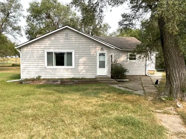 1495 Queen Rd, Belleville, KS 66935
