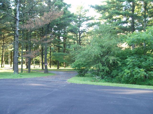 1st image of 220 Whitaker Ct