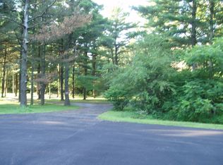 220 Whitaker Ct, Woodstock, IL 60098