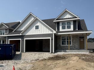 1031 WATERSTONE COURT, Pewaukee, WI 53072