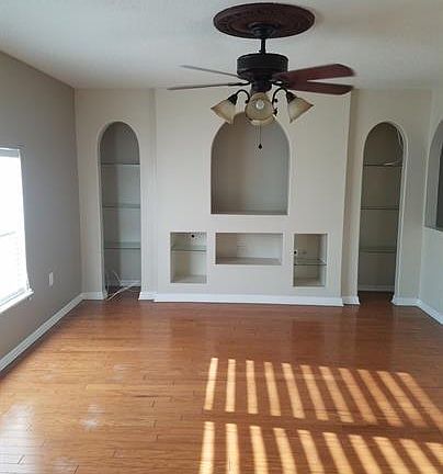 5th image of 680 Basingstoke Ct