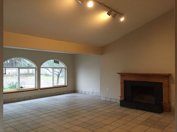 4th image of 3511 NE 136th Ave