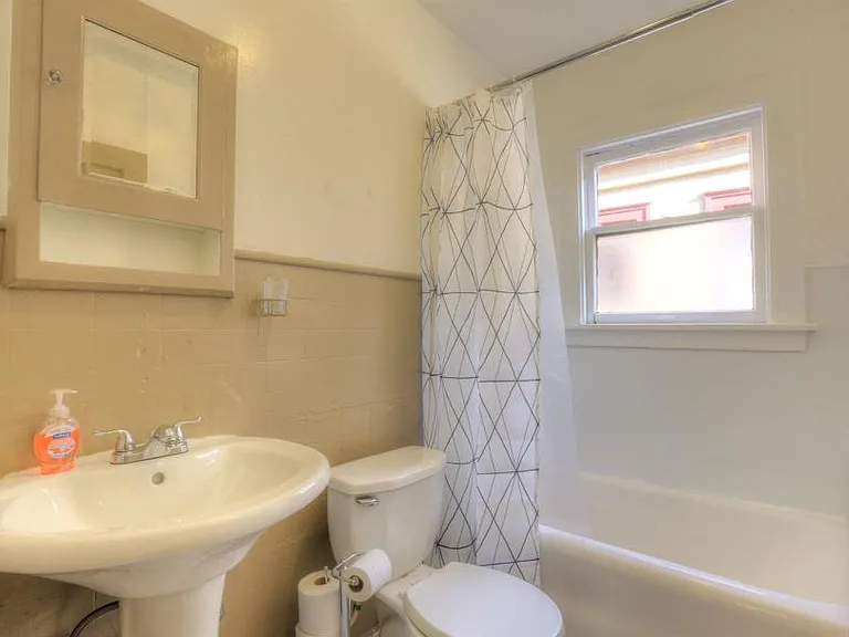 Theresa Renee Apartments — Photo 12