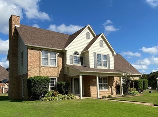 8454 Riverwood Farms Pkwy, Cordova, TN 38016