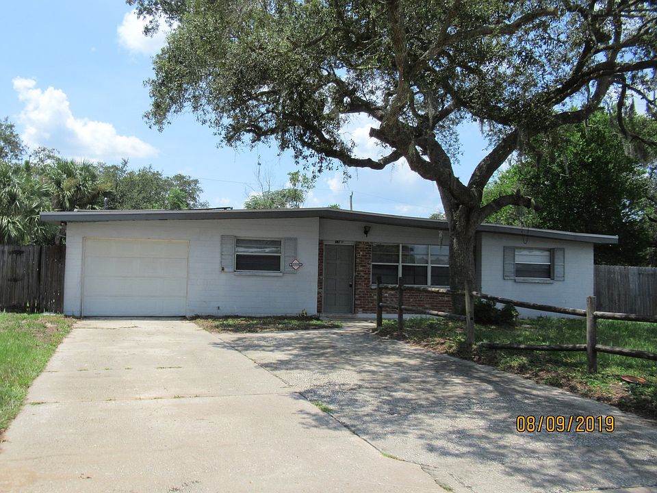 1st image of 1745 Montgomery Dr