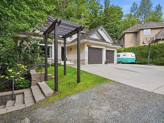 3rd image of 35787 Graystone Dr
