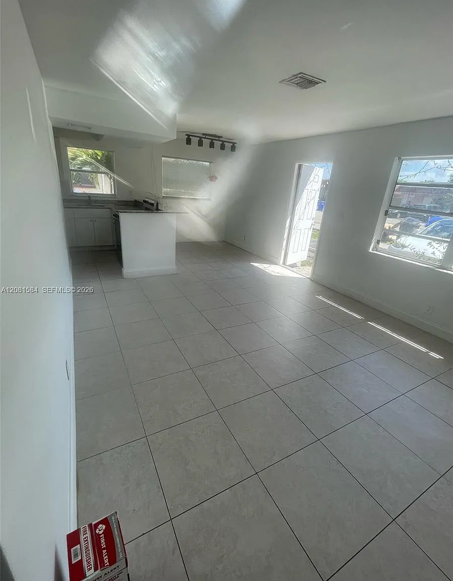 Lauderdale North Park Sec — Photo 3
