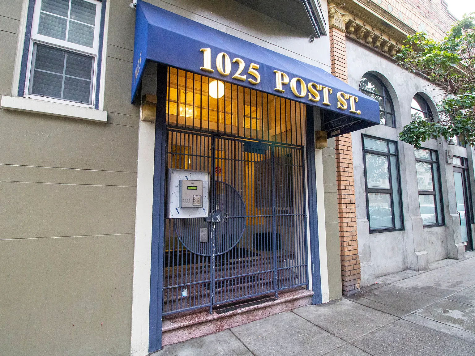 1025 Post — Photo 3