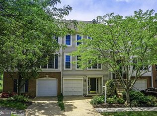 25561 Gwynneth Sq, Chantilly, VA 20152