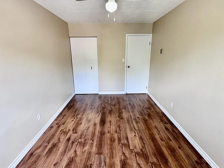 360 Tecumseh Rd W #203 — Photo 5