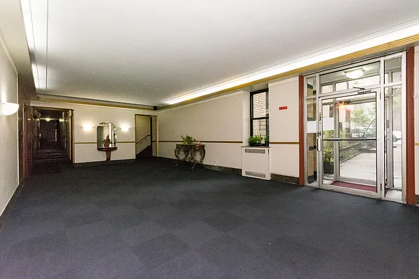 Sold by Re/Max In The City | media 9