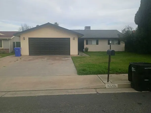 1026 N Beverly St, Porterville, CA 93257