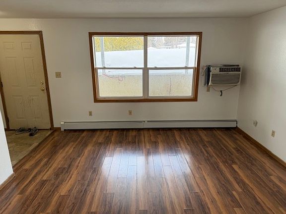 2nd image of 1115 Campbell Dr #10