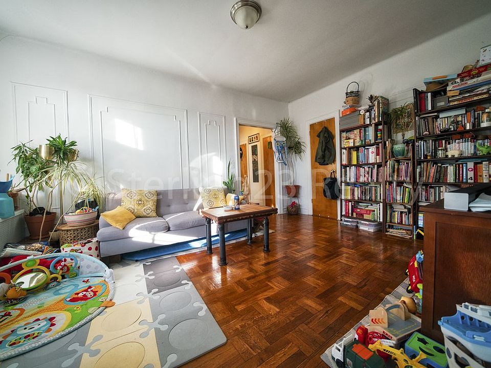 1st image of 2601 24th Ave APT 3A