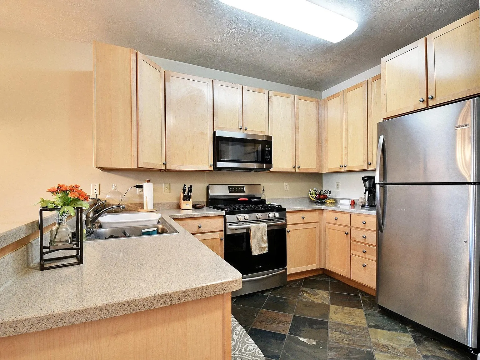 6677 N 2200 W — Photo 3