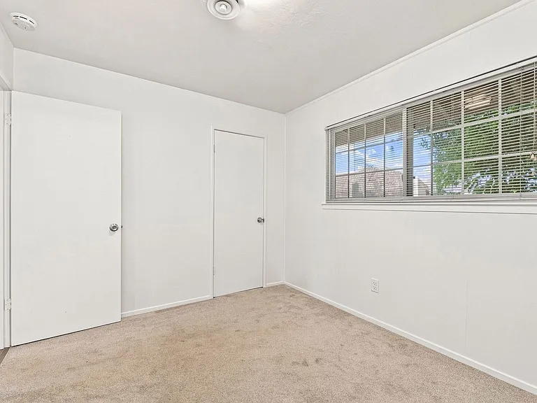 6285 Edgewood Way — Photo 16
