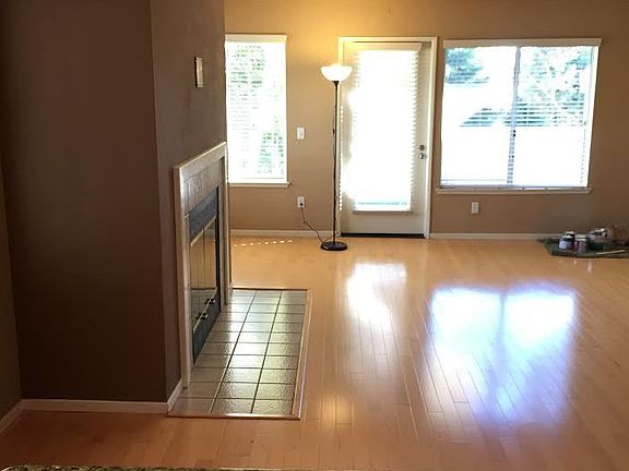 4th image of 42 Bayside Ct