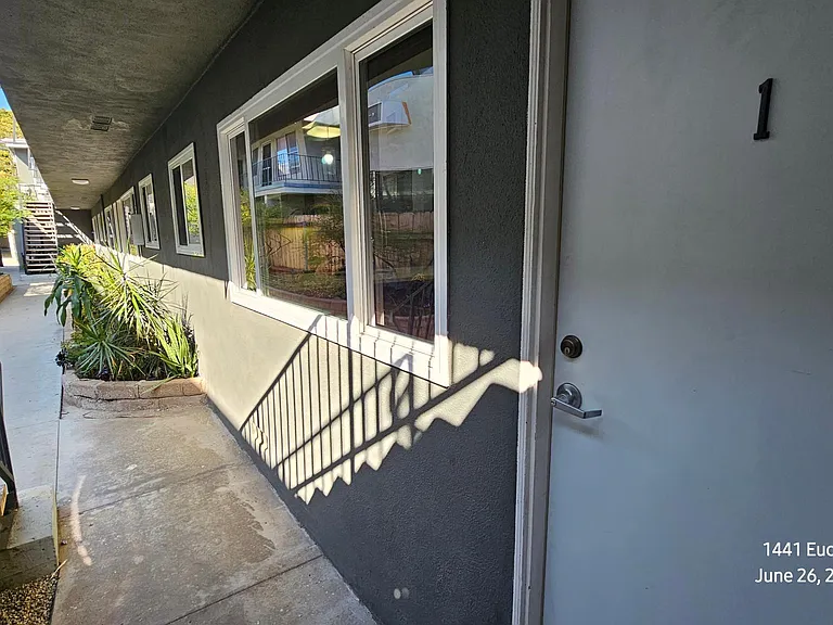 1441 Euclid St #1 — Photo 3