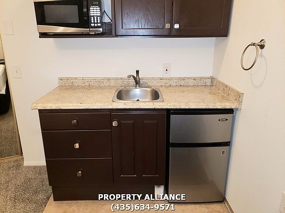 4th image of 1940 Prospector Ave #224