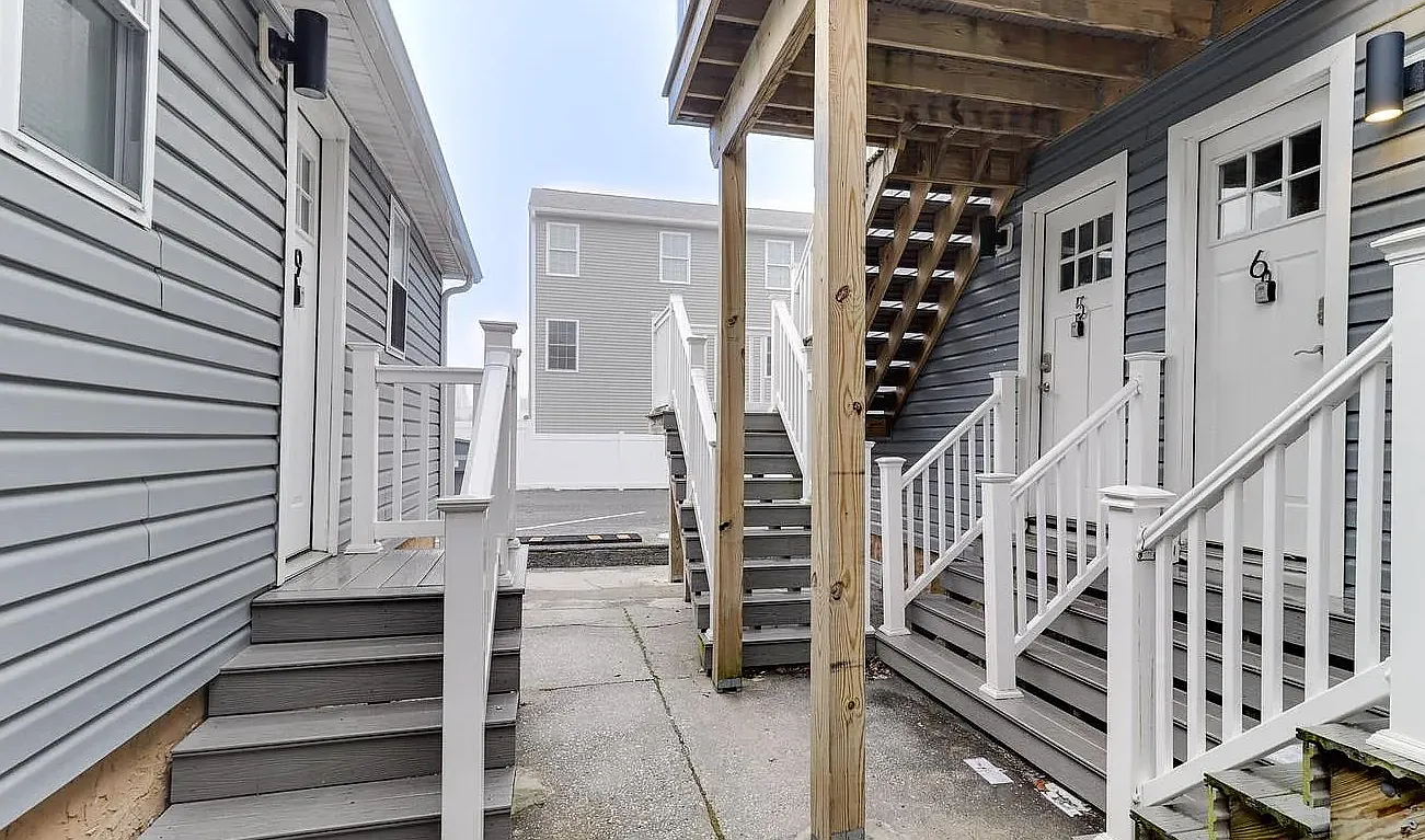 2 bed, 500 sqft, $1,350 — Photo 3