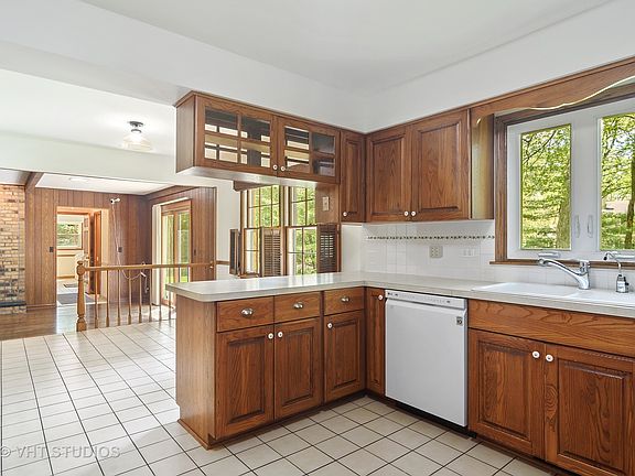4th image of 227 Tall Trees Ln