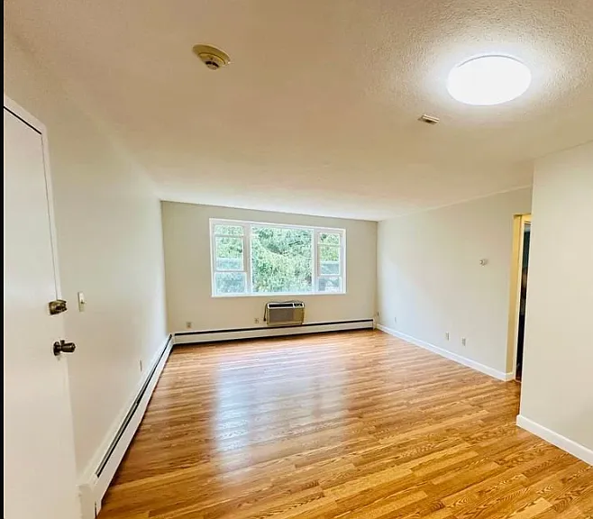 1105 Lexington St #7-5 — Photo 2