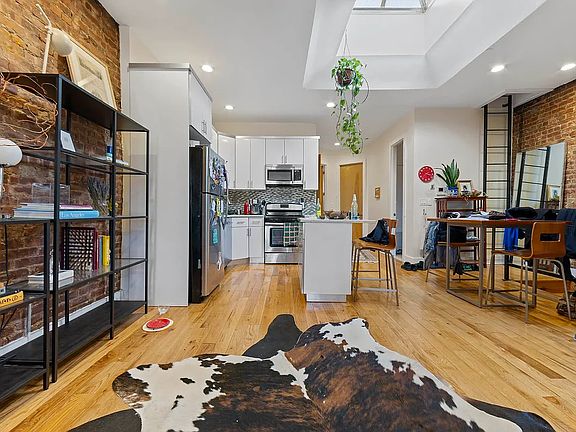 3rd image of 420 Rogers Ave #1A