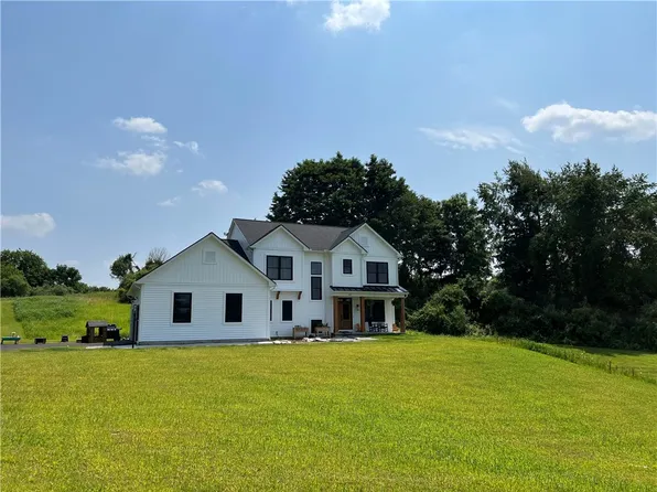 1017 Walden Holw, Victor, NY 14564