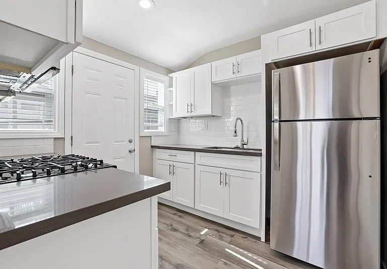 Huntington Manor Homes — Photo 1