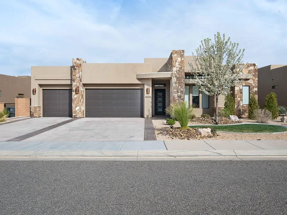 4749 N Cottontail Dr