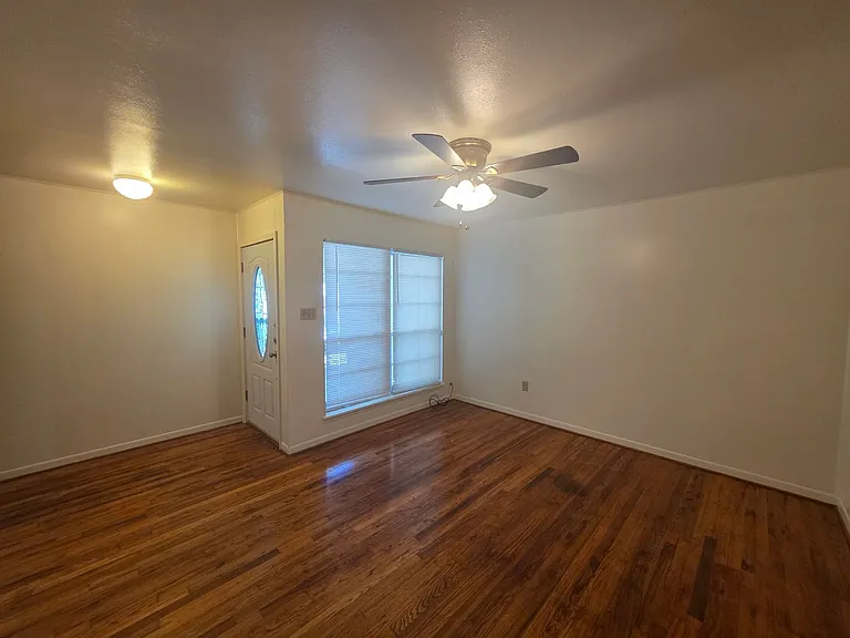 303 Nauert St — Photo 5