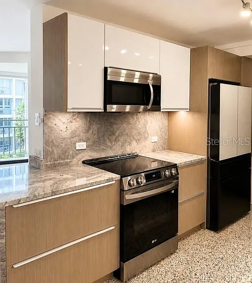185 Pine Grove St #187 — Photo 3