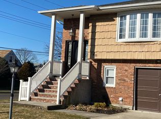 140 Litchfield Ave, Elmont, NY 11003