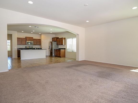 Lake and English Daisy 080