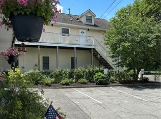 586 Commerce St #B1, Thornwood, NY 10594