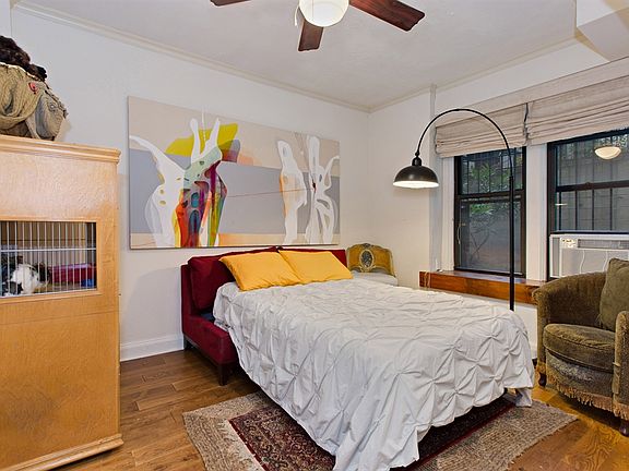4th image of 232 E 6th St APT G